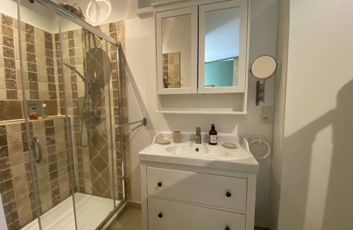 L'Isle-sur-la-Sorgue Apartment | "Rose Island in the heart of the city