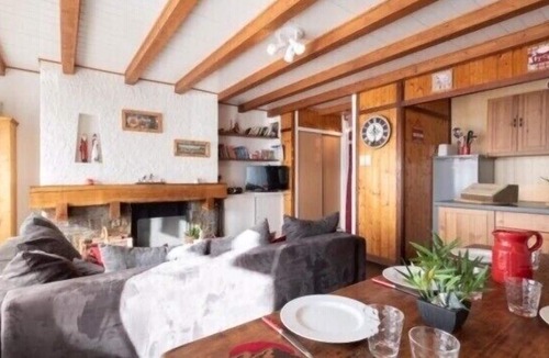 Cadeilhan-Trachere Apartment | Saint-Lary Pla d'Adet sleeps 9 at the foot of the slopes