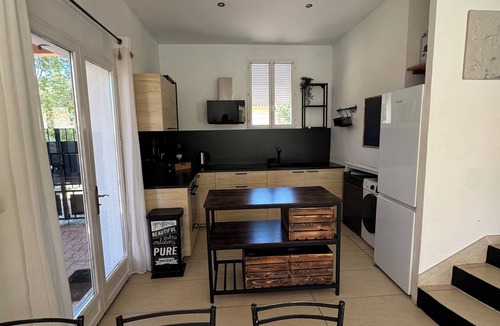 Octon House | Salagou Lake House Villa with Pool, 1 km from the lake in Octon