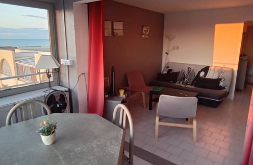 Frontignan Apartment | Sea breeze - Sea view apartment, 100 meters from the beach, pets welcome!