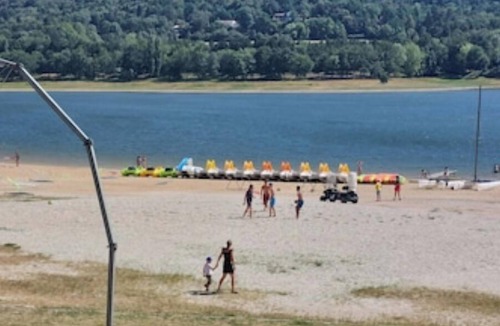 Revel House | Semi-Detached Vacation Cottage at Lake Saint Ferréol