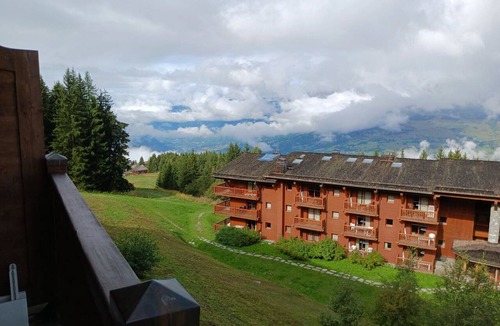 Arc-1800 Apartment | Ski-in apartment 6 pers with pool and parking in Arc 1800