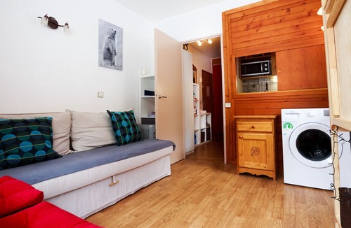 Val-d'Isere Apartment | Ski in / out cosy 1 bed apartment on the snowfront seasonal let