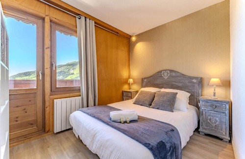 Meribel-Mottaret Apartment | Ski-In Out Mountain Apt with Balcony in Meribel