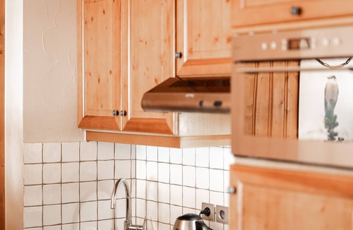 Bourg-Saint-Maurice Apartment | Ski-in Ski-out 2 bed apartment sleeping 7 in Le Refuge du Montagnard, Arc 1950