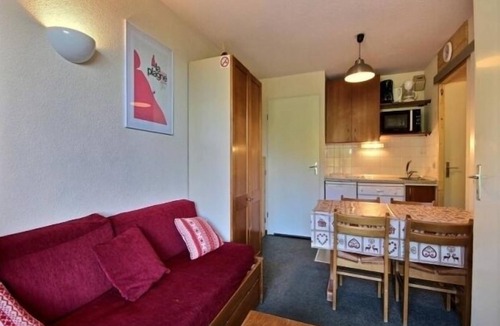 Plagne Soleil Apartment | Ski-in/Ski-out Apartment with Terrace