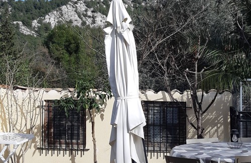 Les Baumettes Villa | Small villa sleeps 6, near the calanques. Ideal for hiking and climbing