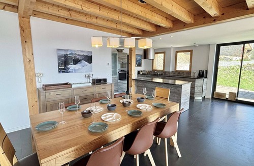 Notre-Dame-de-Bellecombe Ski Chalet | Spacious chalet with sauna and jacuzzi, near Notre-Dame-de-Bellecombe