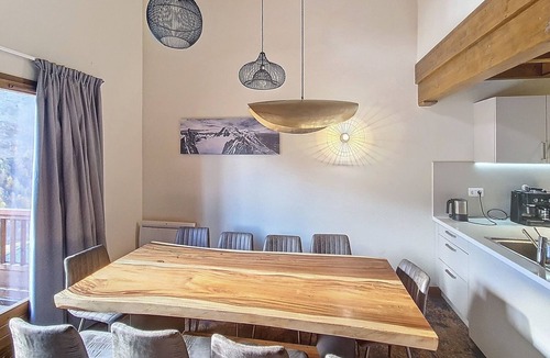Les Menuires Apartment | Spacious apartment near slopes with sauna and hammam, 10 guests