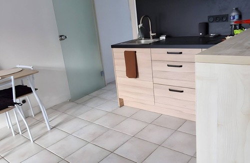 Evian-les-Bains Apartment | Studio Apartment 'Moderne Évian, Lac Et Therme' with Lake View, Balcony and Wi-Fi