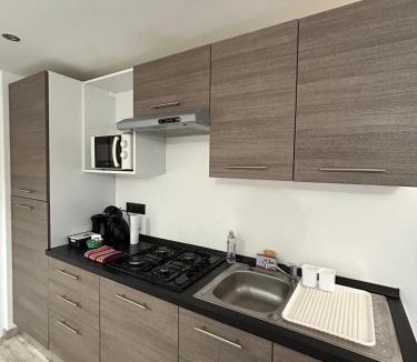 Les Mees Apartment | Studio au calme les hirondelles