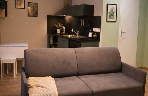 Issoire Apartment | Studio Cosy & Design - Coeur de Ville, Calme et Confort Pro