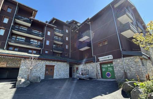 Meribel-Mottaret Apartment | Studio divisible 27m², 4 lits simples, balcon, skis aux pieds, proche commerces, Laitelet, Méribel - FR-1-355-16