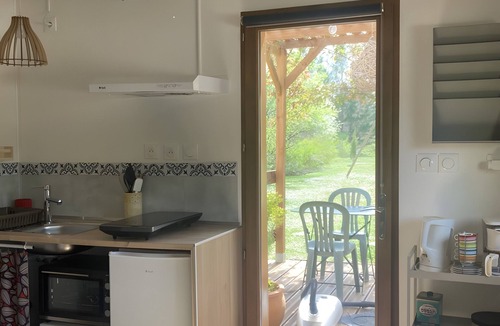 Cayriech Bed & Breakfast | Studio "Little Nest for Travelers" with Private Terrace, Wi-Fi, and Air Conditioning