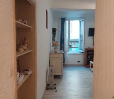 Bargemon Apartment | Studio petite perle