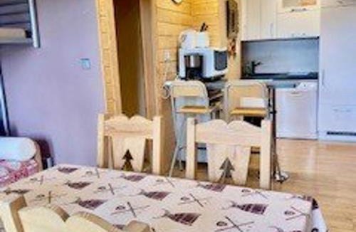 Bolquere Apartment | Studio rénové 3* au pied des pistes de Pyrénées 2000 avec terrasse et cuisine équipée - FR-1-703-195