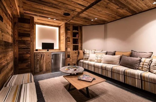La Rosiere Ski Chalet | Stunning 5-star chalet on the edge of the forest in La Rosière, sleeps 16