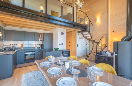 Bergers Apartment | Stylish ski-in duplex at Alpe d'Huez