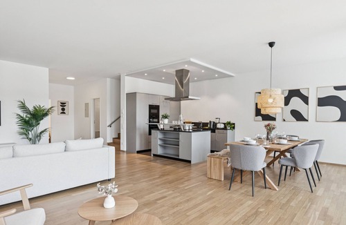Root Apartment | Stylish, spacious maisonette flat