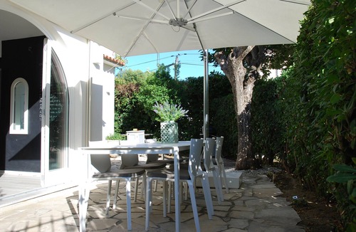 Cap-d'Antibes Apartment | Superb apartment at the foot of Cap d Antibes