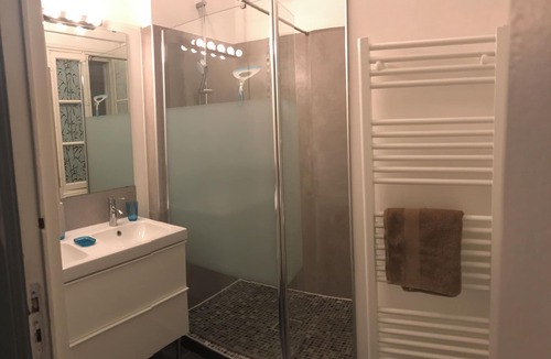 Baille Apartment | T4 Air-conditioned 3 Bedrooms Proximité Castellane Immeuble Art Déco / 6 persons