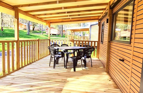 Calviac House | Terracotta Luxe 4-Bedroom Mobile Home for 6 People + TV