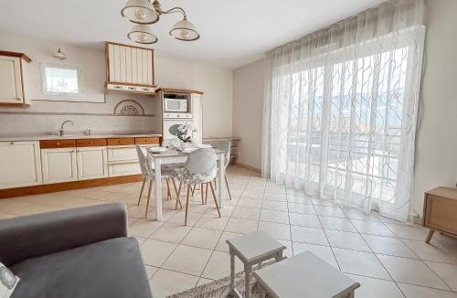 Le Bourget-du-Lac Apartment | Terrasse, Parking privé, Vue lac & montagne