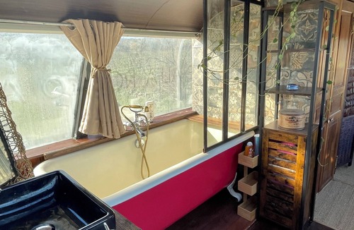 Saint-Hippolyte-du-Fort House | The bus under the stars