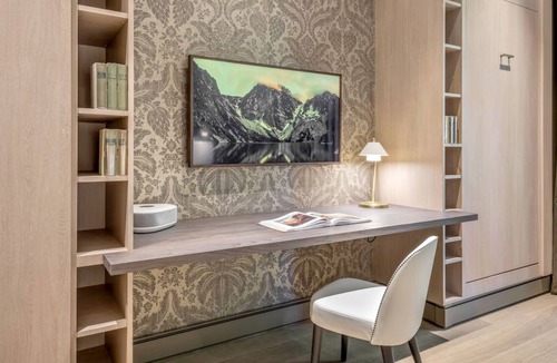 Saint-Rambert Apartment | Timeless Elegance on Île Barbe: 1BR Garden View