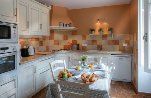 Crillon-le-Brave House | Traditional farmhouse with heated swimming pool at the foot of the Mont Ventoux