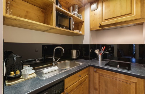 Vallorcine Apartment | V Balme 14: Beside Ski Lift; Pool, Sauna & Gym, Vallorcine (Argentiere), France