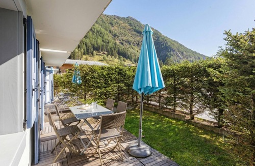 Vallorcine Apartment | V Balme 01: Beside Ski Lift; Pool, Sauna & Gym, Vallorcine (Argentiere), France
