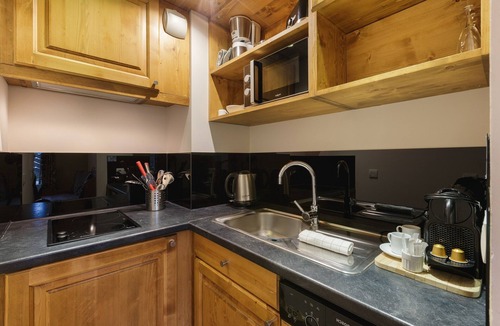 Vallorcine Apartment | V Balme 03: Beside Ski Lift; Pool, Sauna & Gym, Vallorcine (Argentiere), France