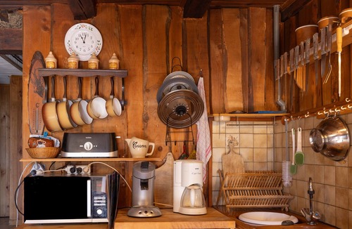 Queige Ski Chalet | Vacation Home “Chalet d'Alpage Authentique” with Wi-Fi