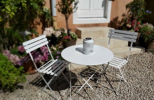 Saint-Rambert Apartment | Very charming studio in LYON on a "Cosy & Romantic" courtyard