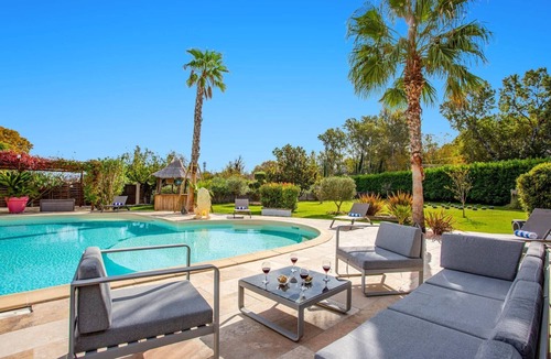 Velleron Villa | Villa Valleron by Villa Plus
