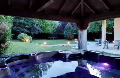 Doussard Villa | Villa Armonia – 5★ with Heated Pool, Hot Tub & Garden by Lake Annecy