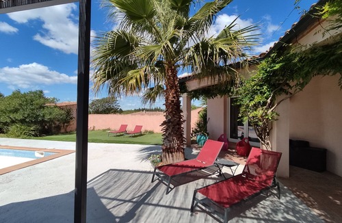 Bellegarde House | Villa pool south of France near the sea