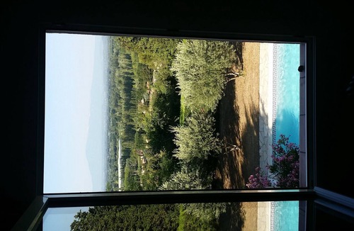 Chateauneuf-de-Gadagne House | Villa with a view near Avignon and the Luberon, Provence