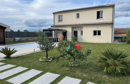 Cavignac Villa | Villa with heated pool