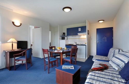 Pyrenees 2000 Apartment | Wifi, 100m from resort center, fitness, swimming pool, terrace, balcony, tv, ski locker, 41m²