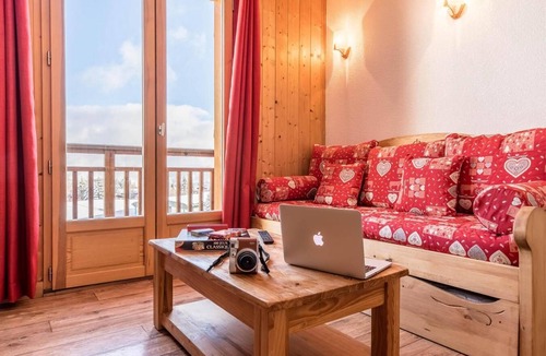 La Feclaz Apartment | Wifi, 200m from resort center, swimming pool, sauna, balcony, parking, tv, ski locker, 31m²