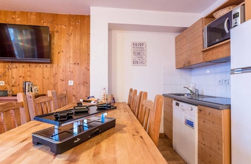 La Feclaz Apartment | Wifi, 200m from resort center, swimming pool, sauna, parking, tv, ski locker, 47m², La Féclaz