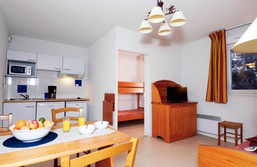 Font-Romeu-Odeillo-Via Apartment | Wifi, swimming pool, terrace, balcony, parking, tv, ski locker, 26-30m², Font Romeu