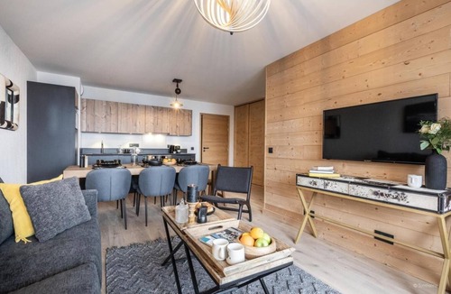 Montalbert Apartment | Wifi, swimming pool, sauna, hammam, terrace, balcony, parking, ski locker, 62-80m², Montalbert