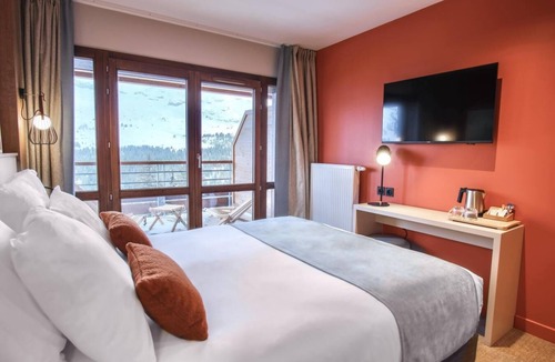 Flaine Hotel | Wifi, view mountain, fitness, swimming pool, sauna, hammam, tv, ski locker, 18-24m², Flaine