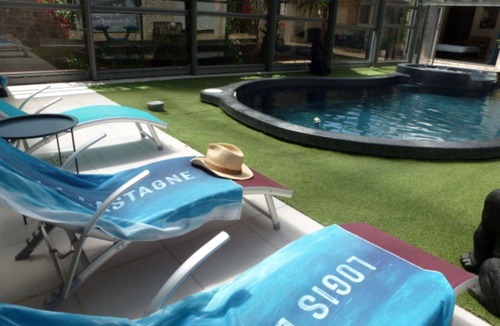 Caumont-sur-Durance House | Wonderful private villa with private pool, A/C, hot tub, WIFI, TV, patio and pets allowed