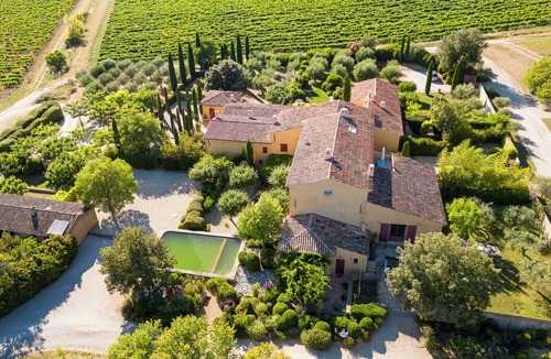 Pertuis Apartment | Your own corner of Provence in a 18th century typical bastide