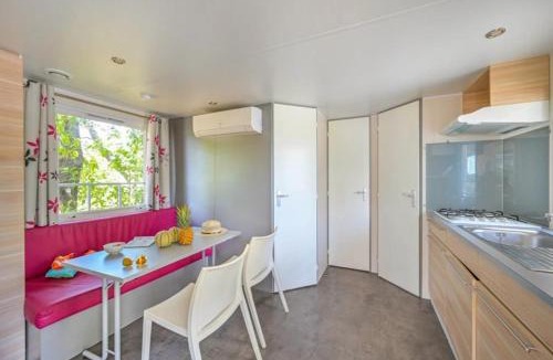 Castries Other | ZEcamping 3 étoiles familial dog friendly piscine et soirées animées