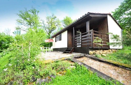 Reyrevignes Ski Chalet | ZEcamping 3* animé piscine chauffée chiens acceptés locatif BBQ 35m2